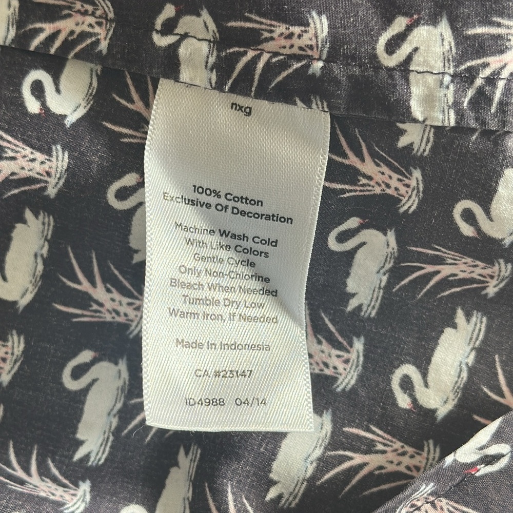 Talbots Blue White Swan Print Cotton Button Down Shirt Size 12 Preppy Classic - Picture 11 of 11